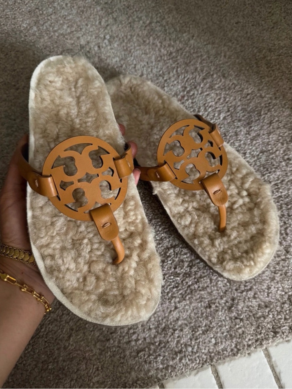 Tory Burch cloud miller Style Shearling-Trim Leather Thong Sandals NWT